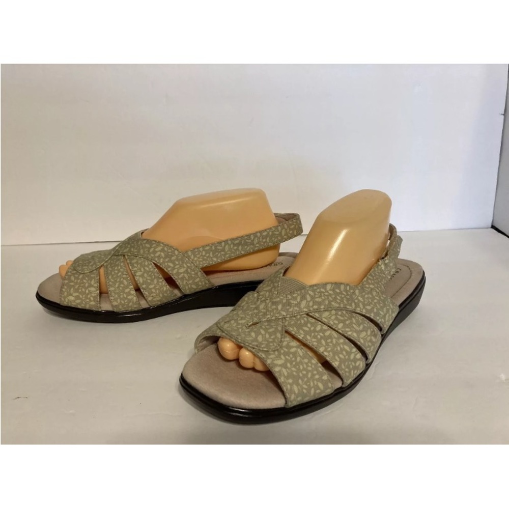 Grasshoppers ortholite tan floral cloth open toe women’s Sz 10W sandals.